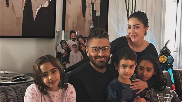 تامر حسني وأسرته