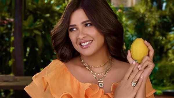 ياسمين عبد العزيز