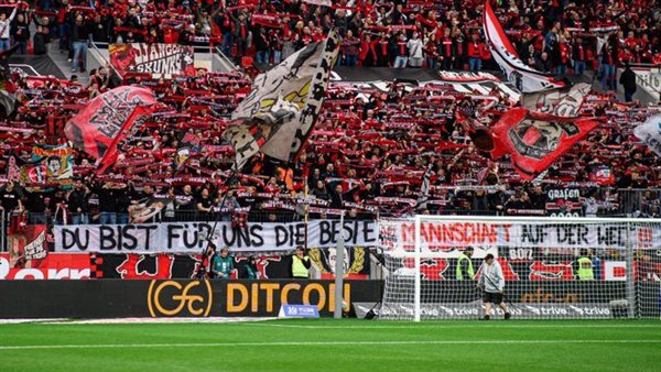 جماهير باير ليفركوزن