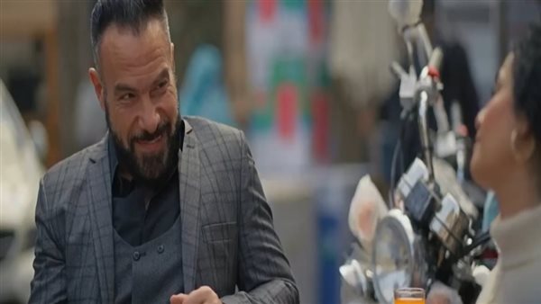 مسلسل ب 100 راجل