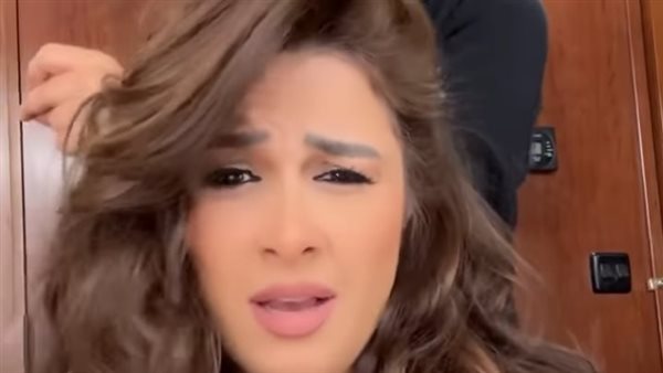 ياسمين عبد العزيز