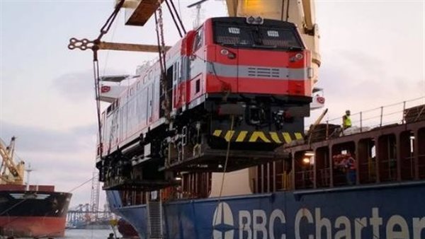 وصول 20 جرار سكة