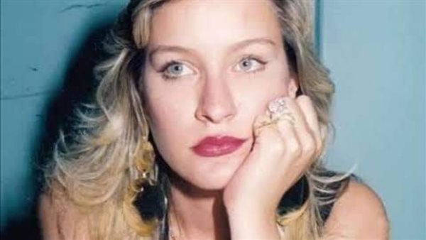 الفنانة شيرين سيف