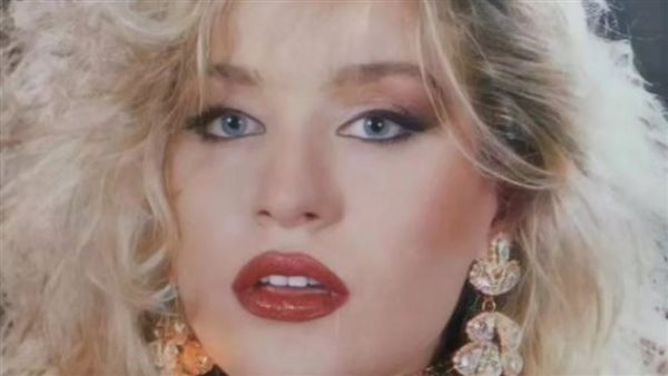 الفنانة شيرين سيف