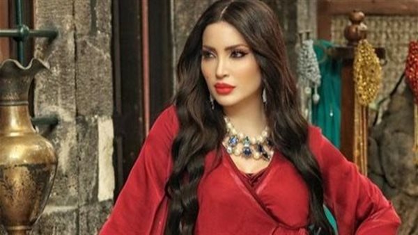 الفنانة نسرين طافش