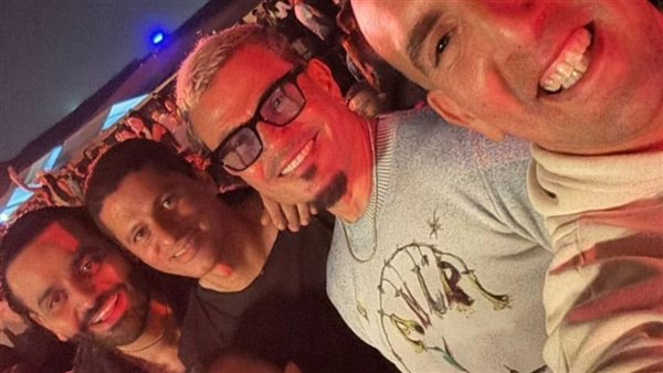 النجوم في حفل فرقة