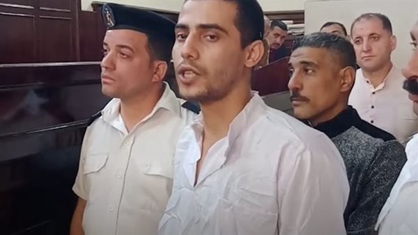 مدرس الفيزياء أمام