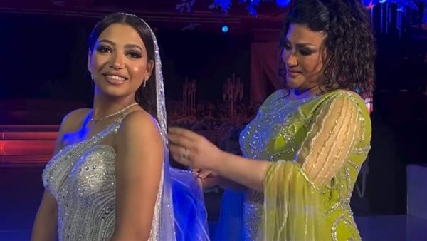 بدرية طلبة وابنتها