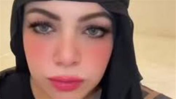 البلوجر نادين طارق