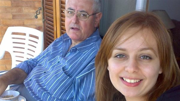 هبة مجدي ووالدها