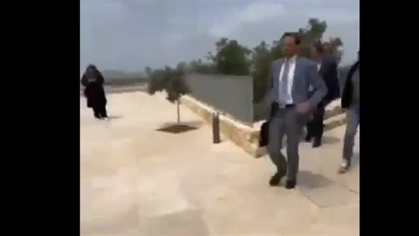 لحظة طرد السفير الألماني