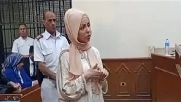 مضيفة طيران التجمع