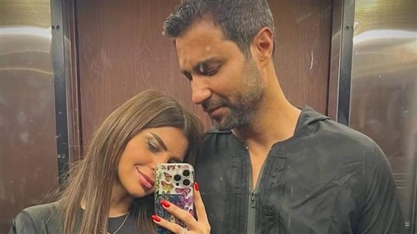 كريم فهمي وزوجته