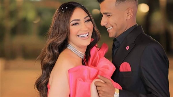 عصام صاصا و زوجته