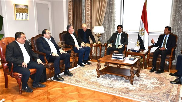 اجتماع وزير الشباب