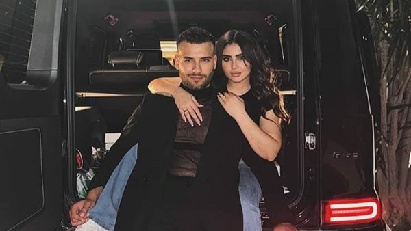 مسلم وخطيبته