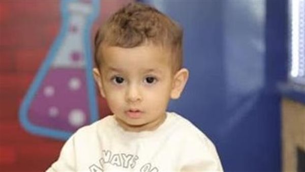 طفل المكسرات في الإسكندرية