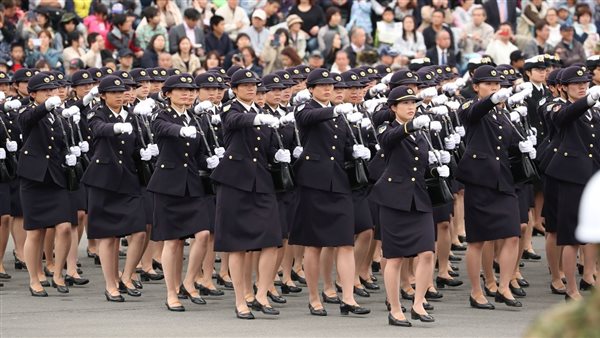 تجنيد الفتيات في