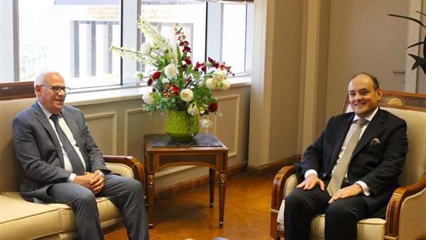 وزير التجارة يبحث