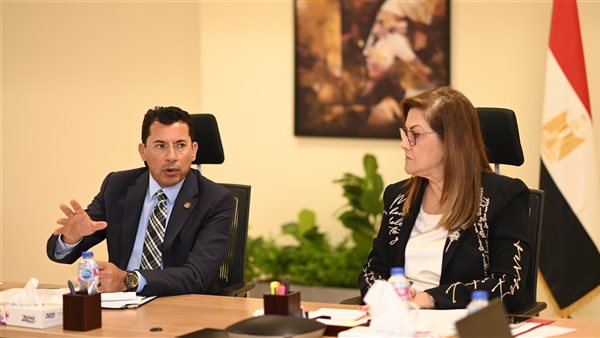 وزير الشباب والرياضة