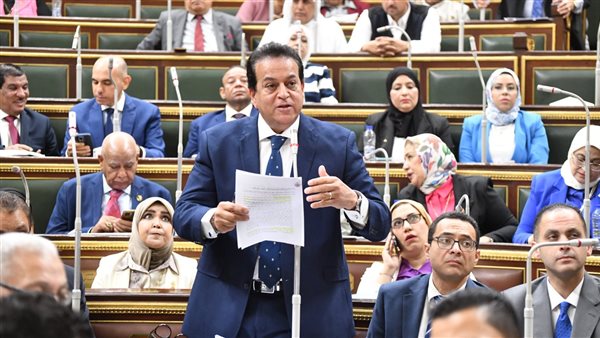 وزير الصحة الدكتور