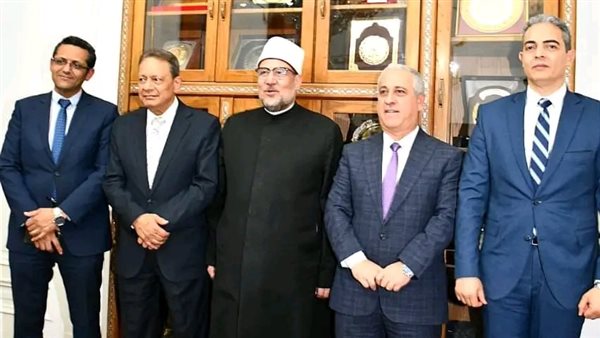 وزير الأوقاف مع قيادات