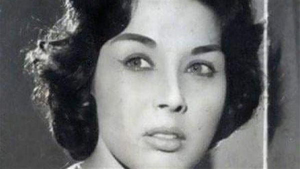 لبنى عبد العزيز 