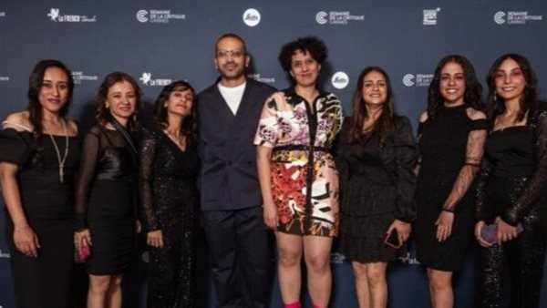 أسرة فيلم رفعت عيني