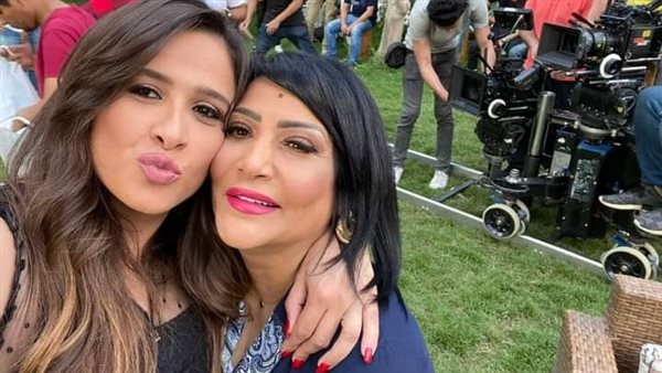 ياسمين عبد العزيز