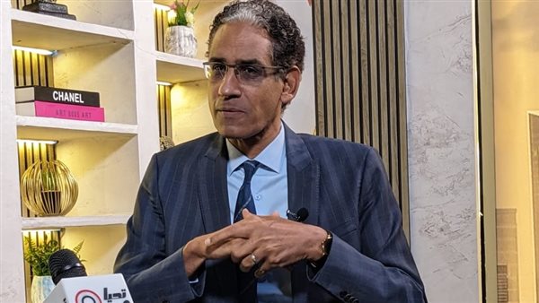 النائب طارق تهامي