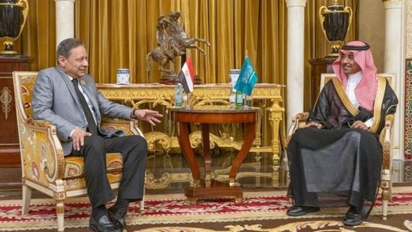 كرم جبر ووزير الإعلام