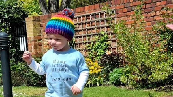 افتكروا عنده اللوز