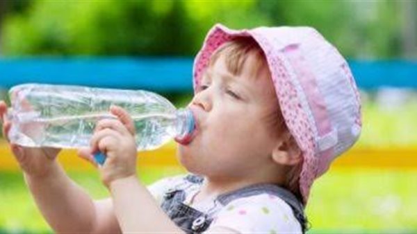 الأطفال في الحر