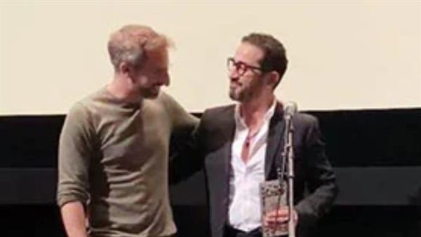 أحمد حلمي يكرم صناع