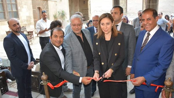 وزيرة الثقافة 