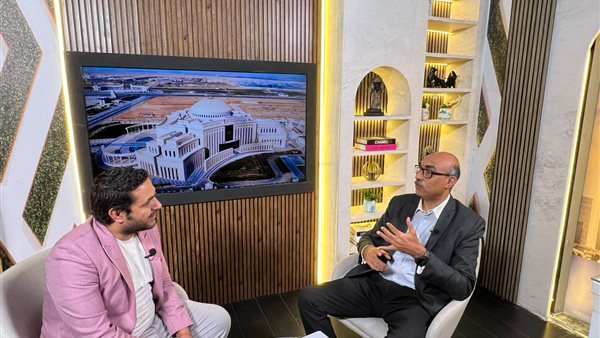 رئيس برلمانية المصري