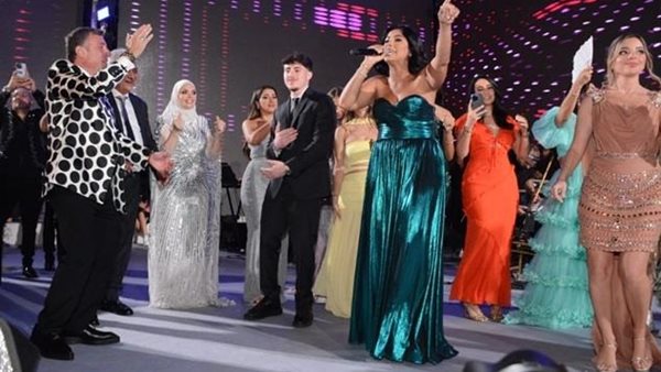 فستان روبي في أحدث