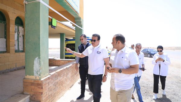 وزير الصحة الدكتور