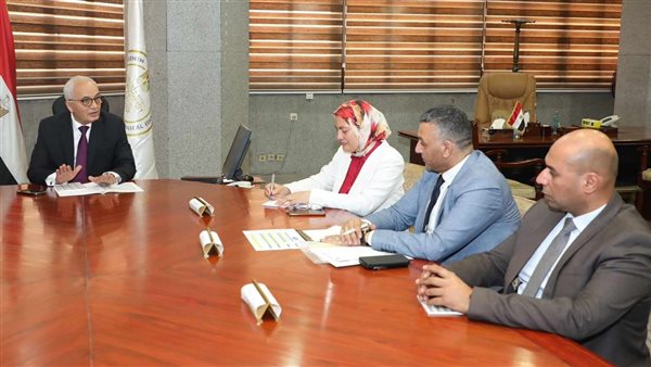 اجتماع وزير التعليم