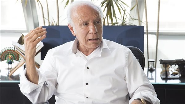 رجل الأعمال صلاح