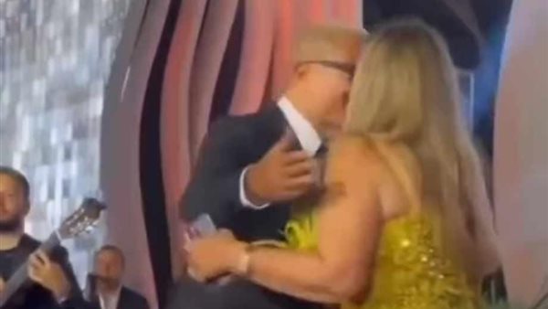 عمرو دياب وليلى علوي