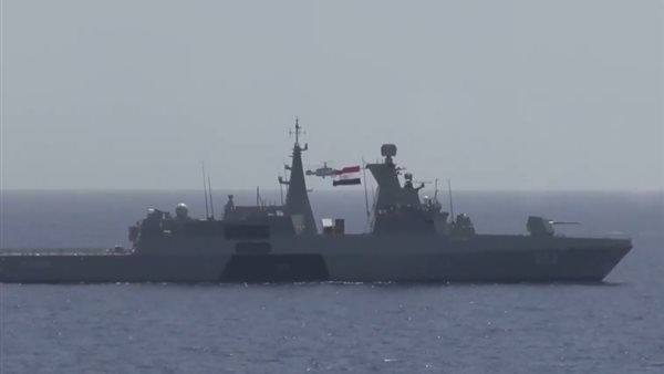 سفن حربية روسية تجري