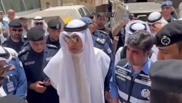  وزير الداخلية وزير