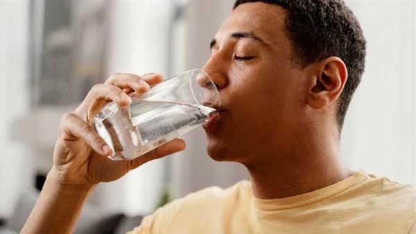 شرب الماء