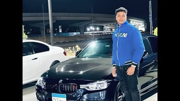 عامل مصنع التجمع