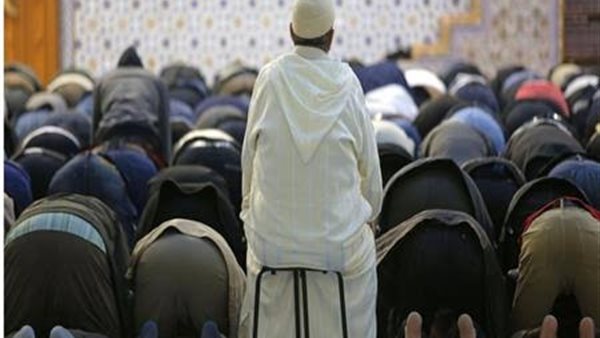 الصلاة جالسا