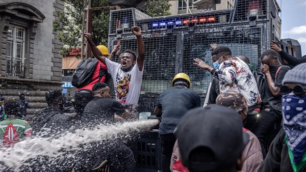 اقتحام برلمان كينيا