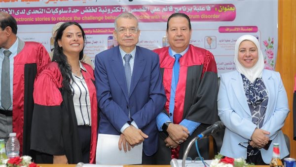  الزميلة دينا سمير