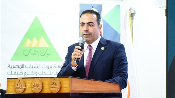  الدكتور محمود حسين