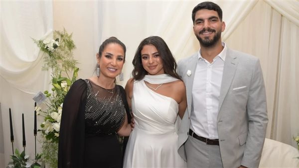 خطوبة ابنة أمل رزق